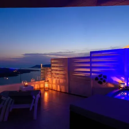Willa Deep Blue Fira (Santorini)
