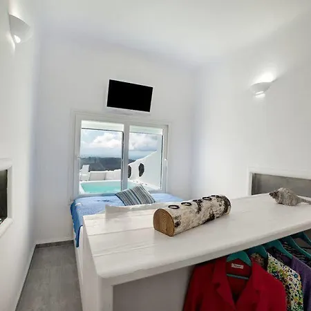 Deep Blue * Fira (Santorini)