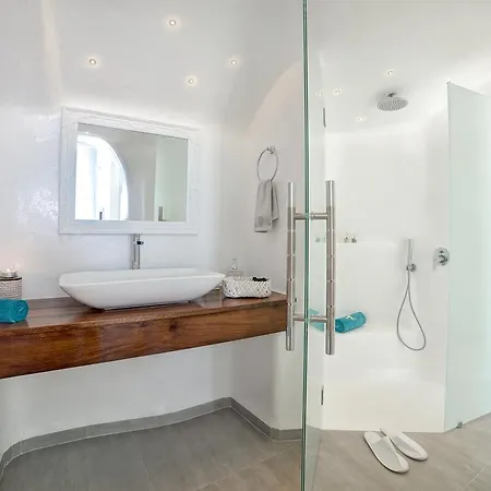 Deep Blue * Fira (Santorini)