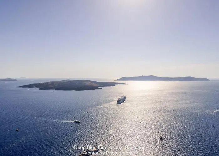 Villa Deep Blue Fira (Santorini)