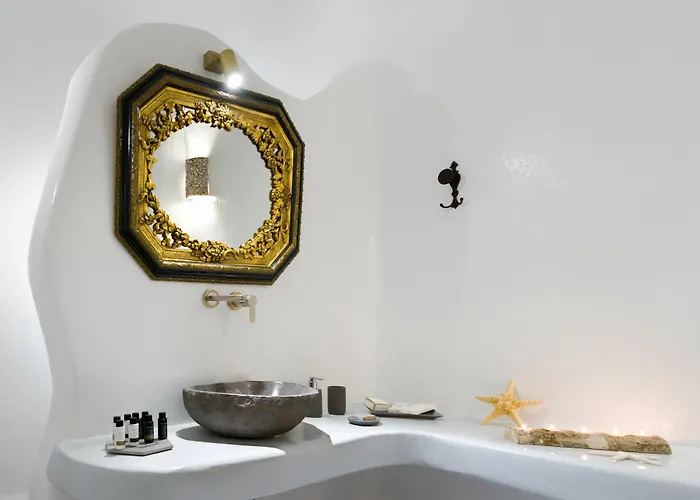 Deep Blue Fira (Santorini)